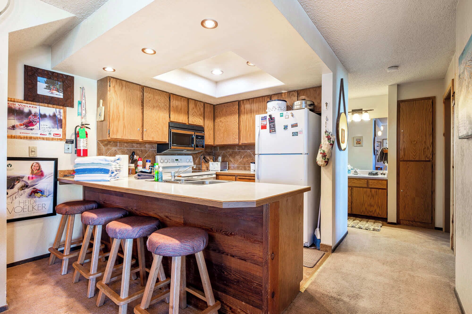 Fridge, microwave, stovetop, dishwasher