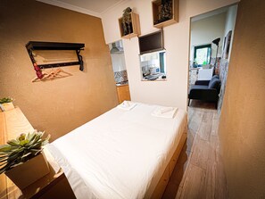 1 bedroom, WiFi, bed sheets