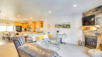 Apartment (3 Bedrooms) | Front of property