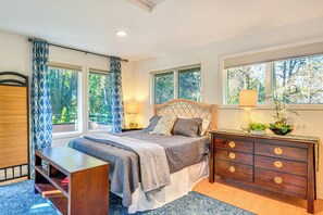 Apartment (0 Bedroom) | Interior - Walk to Willamette River: Studio in West Linn (West Linn)