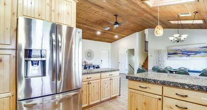 Castle Rock Views: Sedona Retreat w/ Hot Tub!