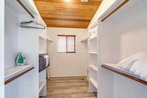 Interior - Castle Rock Views: Sedona Retreat w/ Hot Tub! (Sedona)