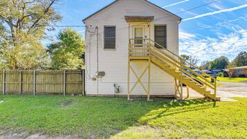 Apartment (2 Bedrooms) | Front of property
