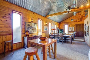 Interior - Indoor Pool & Boat Ramp: Lake Tawakoni Group Gem (Quinlan)