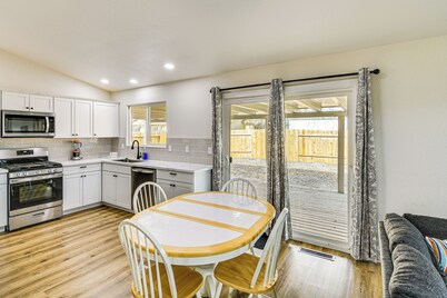 1 Mi to Pioneer Crossing Casino: Fernley Retreat!