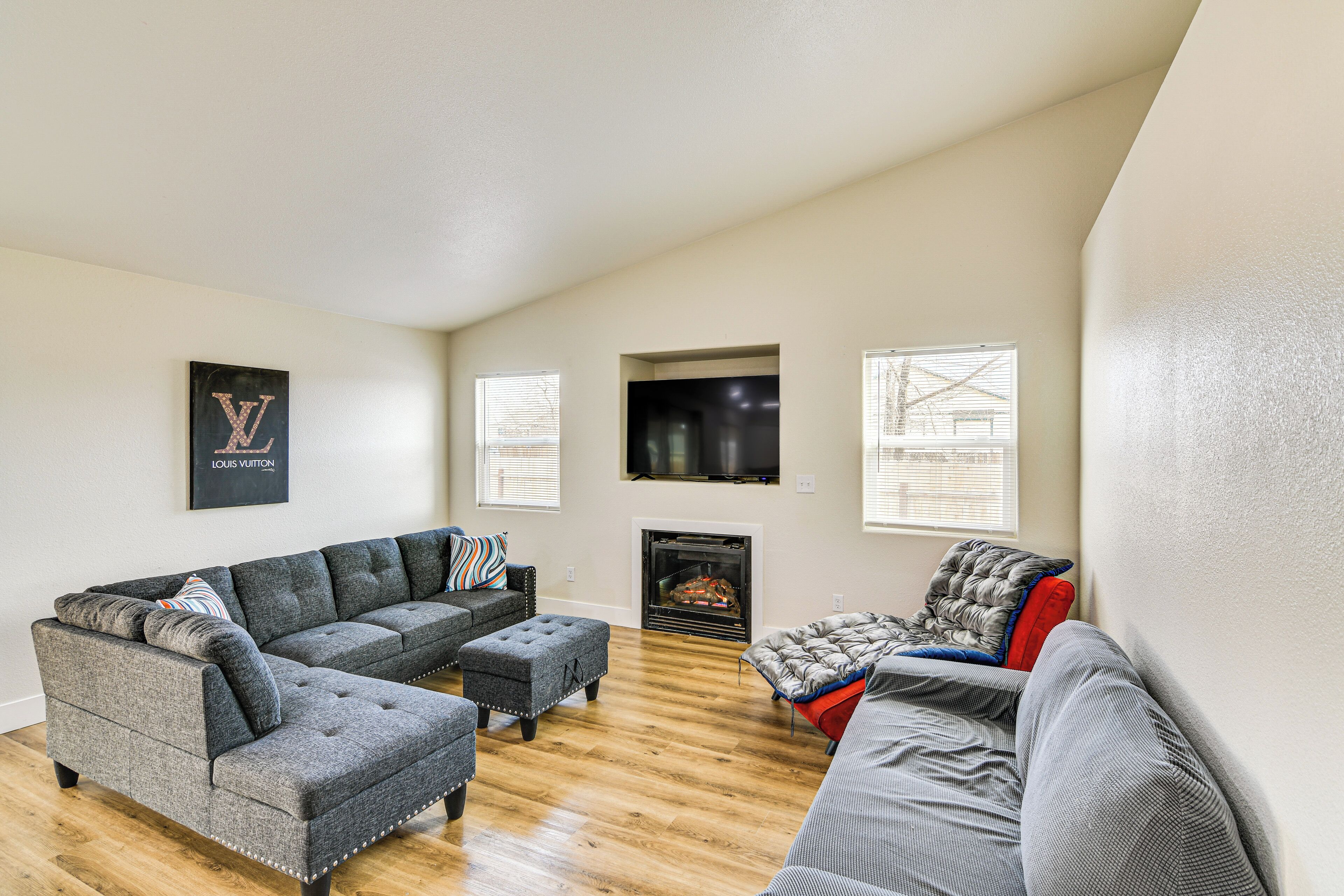 House (3 Bedrooms) | Interior