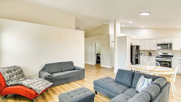 House (3 Bedrooms) | Front of property