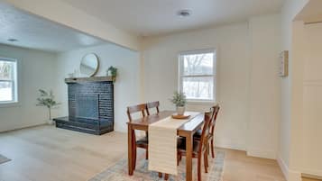 House (2 Bedrooms) | Interior