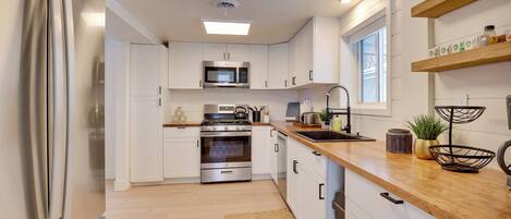 House (2 Bedrooms) | Interior