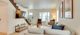 3 Mi to Dtwn & Ysu: Updated Youngstown Home