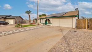 Interior - 2 Mi to Dtwn Gilbert: Family-friendly Mesa Gem (Mesa)