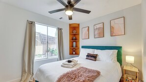 Interior - 2 Mi to Dtwn Gilbert: Family-friendly Mesa Gem (Mesa)
