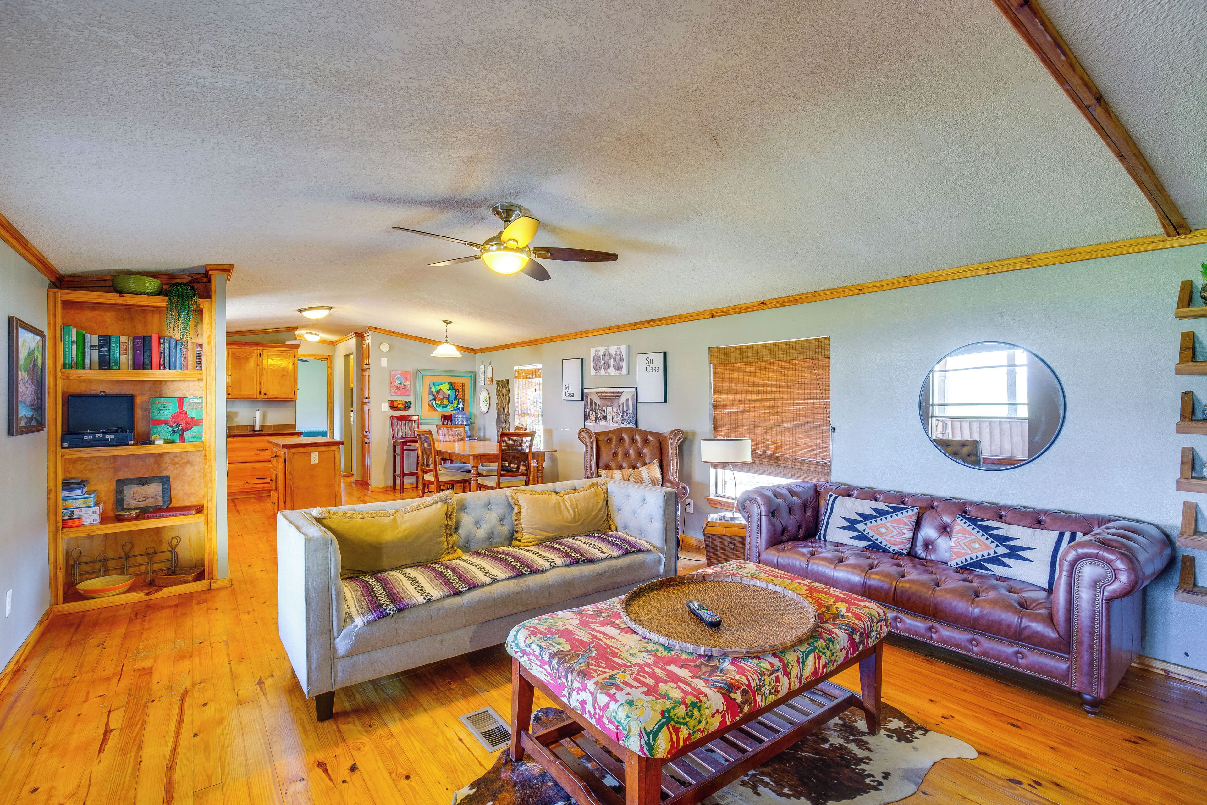 House (2 Bedrooms) | Interior