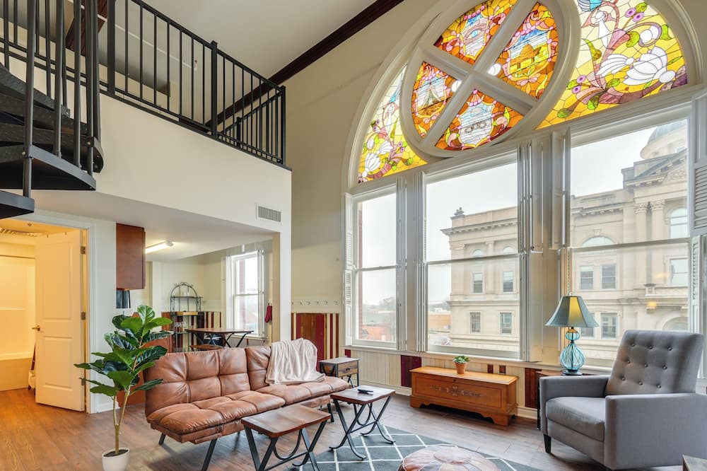 Unique & Stylish Studio Loft in Huntington! - Wabash County, IN