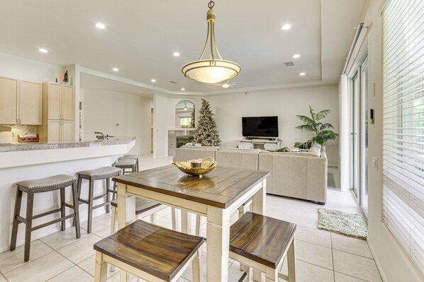 House (4 Bedrooms) | Interior