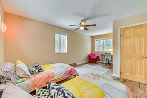 Interior - Ski, Hike & Golf: Pet-friendly Windham Retreat (Windham)