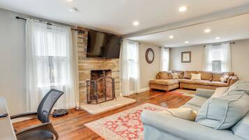 House (4 Bedrooms) | Front of property