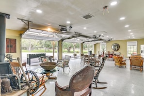 House (3 Bedrooms) | Interior - Family Home on 30 Acres in Manvel! (Manvel)