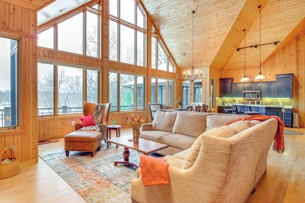 House (3 Bedrooms) | Interior