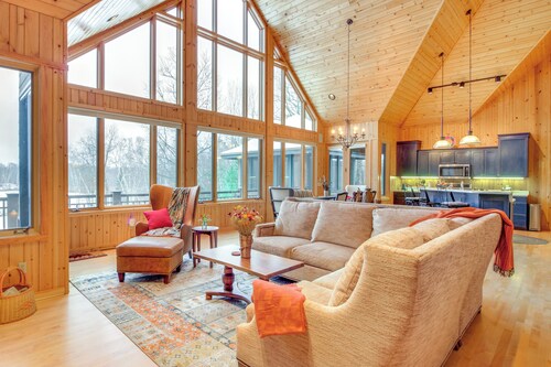 Private Lake & Trail Access: Home in Jacobson!