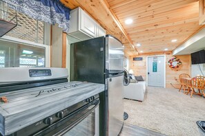 House (3 Bedrooms) | Interior