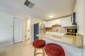 Apartment (0 Bedroom) | Interior