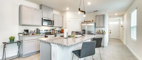 House (4 Bedrooms) | Interior