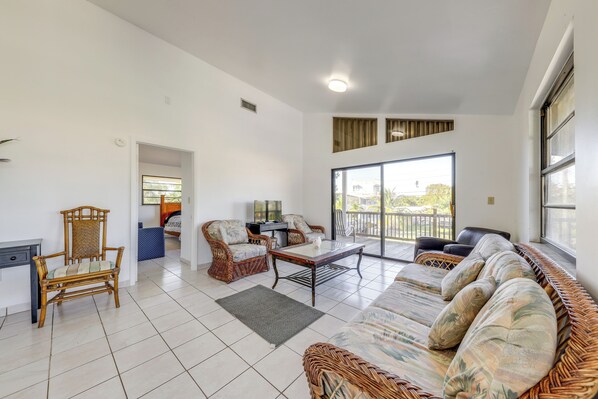 Apartment (2 Bedrooms) | Front of property