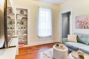 Cottage (2 Bedrooms) | Interior