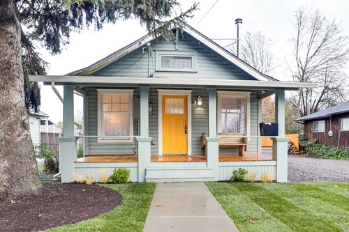 Walkable Location: Quaint Cottage in Forest Grove!