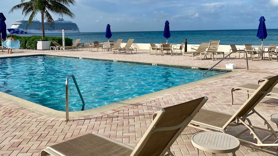 Oceanfront Condo on Seven Mile Beach