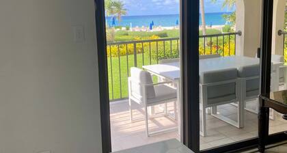 Oceanfront Condo on Seven Mile Beach