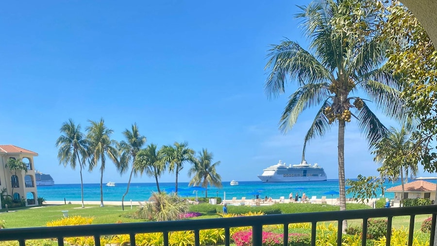 Oceanfront Condo on Seven Mile Beach