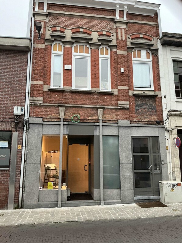 Apartment | Desk, Internet