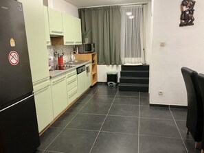 Apartment | Desk, Internet