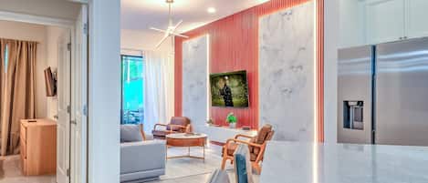 House | 5 bedrooms, high-speed internet