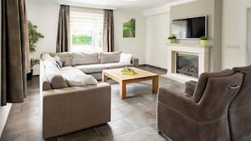 Bungalow, 5 Bedrooms, Sauna (Familiehuis 10) | Living room | TV