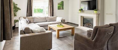 Bungalow, 5 Schlafzimmer, Sauna (Familiehuis 10) | Wohnzimmer | Fernseher