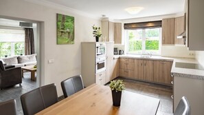 Bungalow, 5 Bedrooms, Sauna (Familiehuis 10) | Private kitchen - Summio Bungalowpark De Riethorst (Plasmolen)