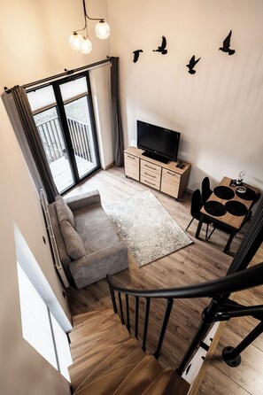 Leilighet, elveutsikt | Oppholdsområde | Flatskjerm-TV