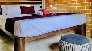 1 bedroom, desk, laptop workspace, WiFi (free) - Ashok villa (Mirissa)