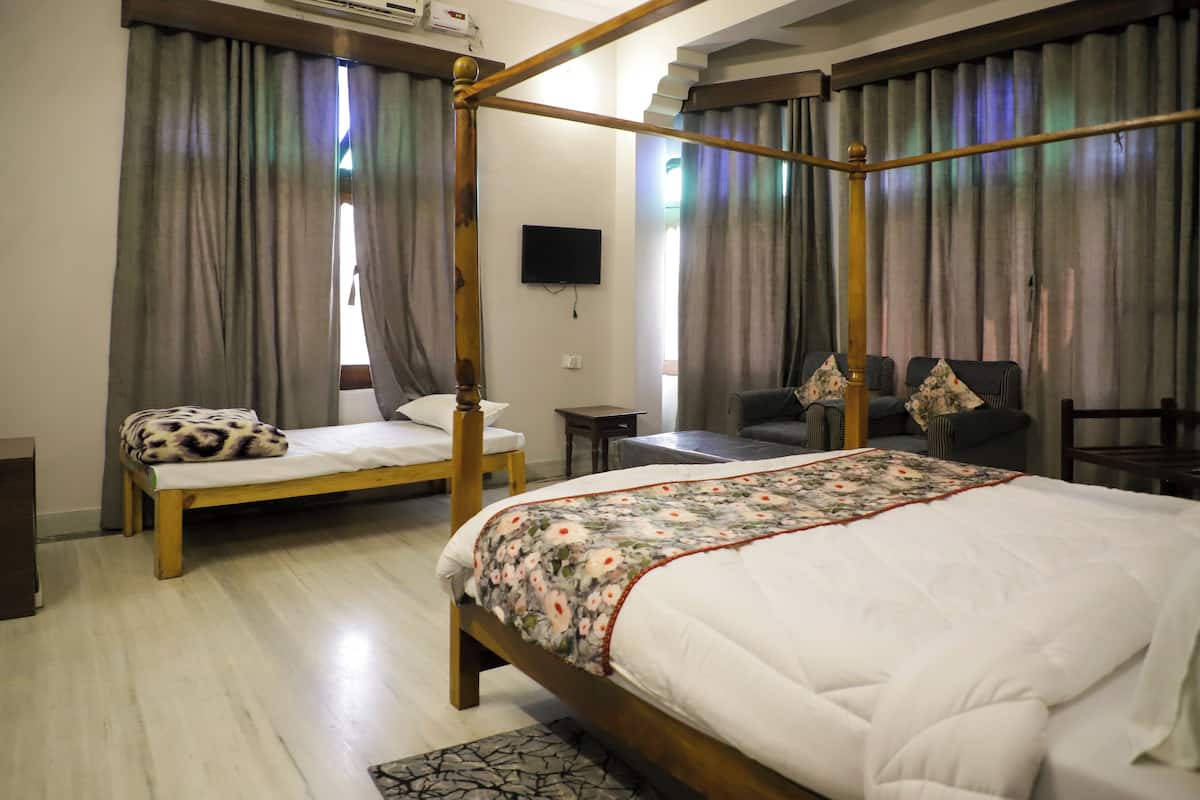 Deluxe Double Room | Free WiFi