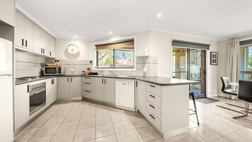 Fridge, microwave, oven, dishwasher
