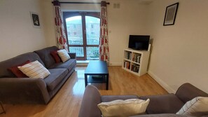 TV - Nestled Away 2BD - 500Mtrs to Guinness Storehouse (Dublin)