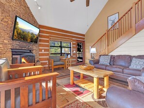 Tv, eldstad, dvd-spelare och bordsfotboll