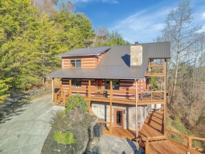 Exterior - Breathtaking Views | Close To Dollywood | Hot Tub | Pool Table | WiFi (Sevierville)