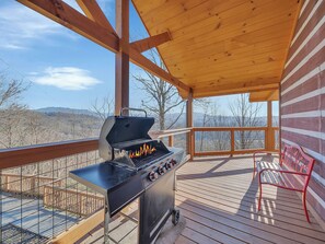 Property grounds - Stunning Mountain Views | Pool Table | Hot Tub | WiFi | Game Room (Sevierville)