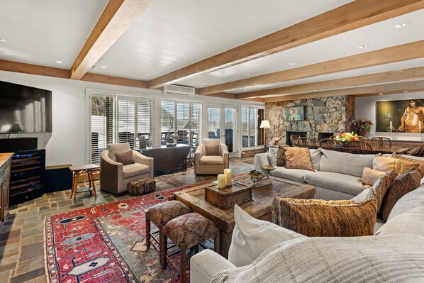 Living area - Aspen Alps Apartment #704 3 Bedroom Condo (Aspen)