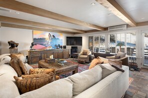 Living area - Aspen Alps Apartment #704 3 Bedroom Condo (Aspen)