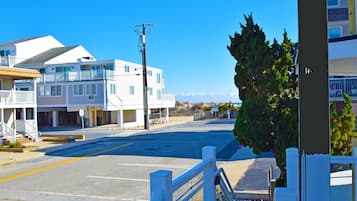 Condo, 2 Bedrooms | Property grounds